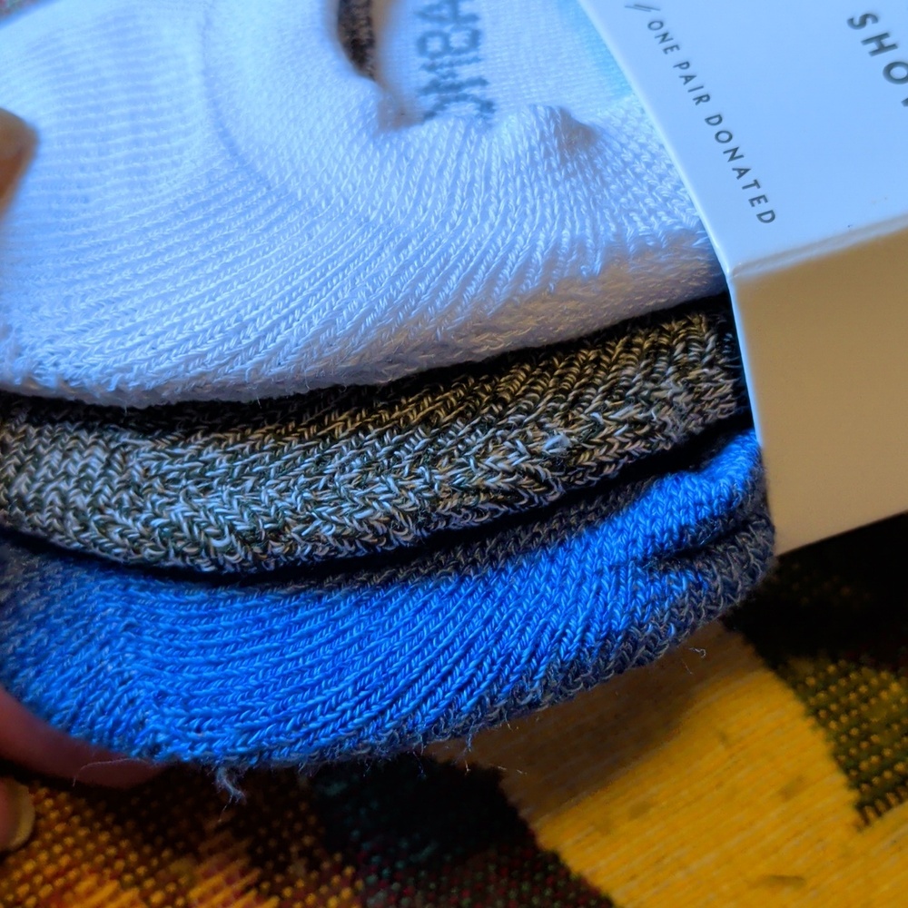 Bombas 3 pack Men's Cushioned No Show Socks - Gray and White - Picture 7 of 7